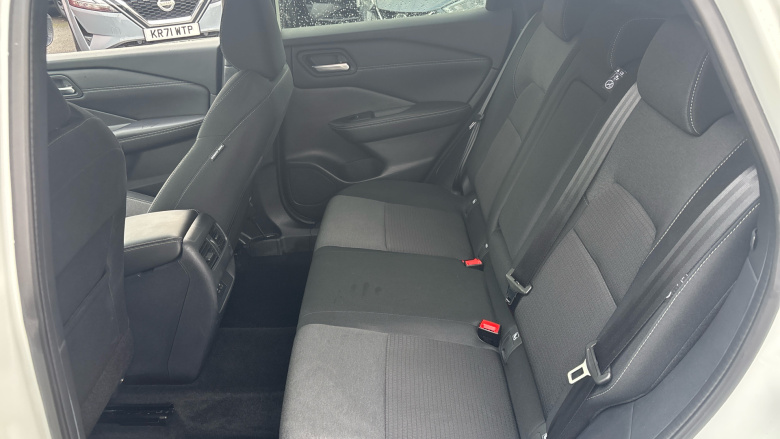 Nissan Qashqai 1.3 DiG-T MH N-Connecta 5dr Petrol Hatchback